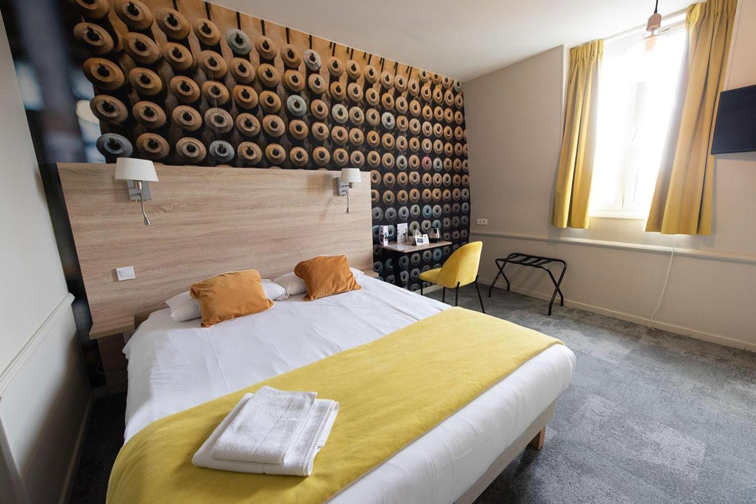 Logis - Hostellerie & Restaurant Du Marche Le Cateau-Cambresis المظهر الخارجي الصورة